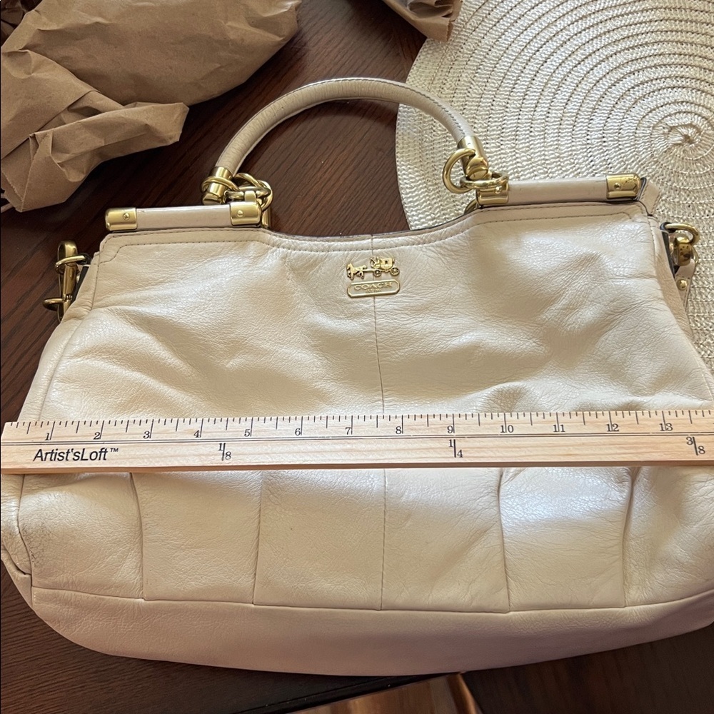 Coach Off White Leather Madison Leather Carrie Handbag - Picture 15 of 17